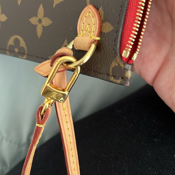 Louis Vuitton Monogram pouch/ wristlet - Picture 8 of 10